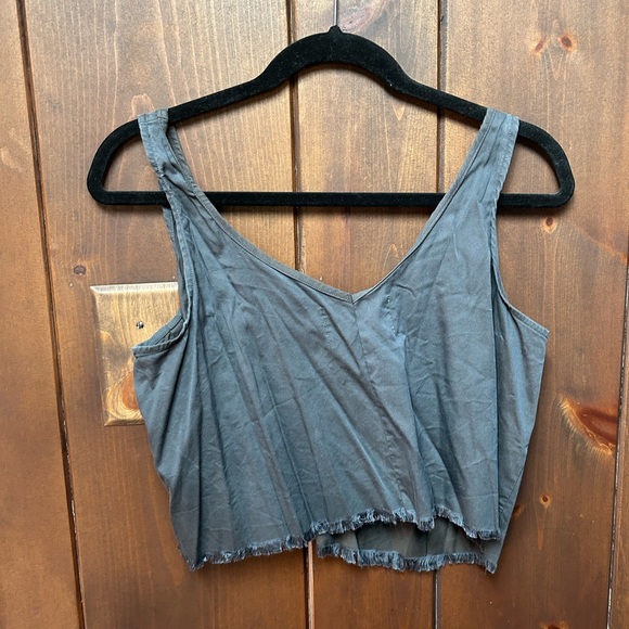 Hackwith Design House Grey/Black Crop Top - Picture 4 of 4